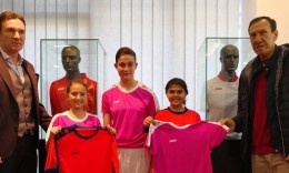 ФФМ донираше опрема, реквизити и фудбалски топки на 42 клубови од женската лига