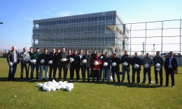 Донација на фудбалски топки од ФФМ За детските лиги во Македонија