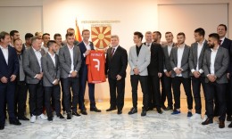 Фудбалските херои на прием кај Претседателот на Република Македонија