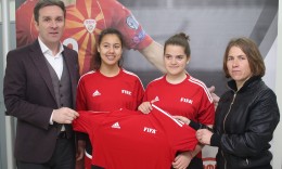 ФФМ им донираше комплет спортска опрема на женските младински клубови
