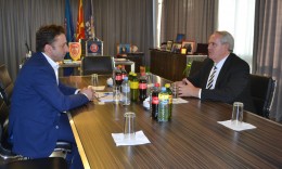 Presidenti i FFM-së, Muamed Sejdini pret në takim ambsadorin e Kosovës, Gjergj Dedaj