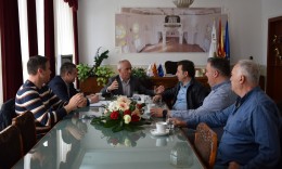 Претседателот на ФФМ, Муамед Сејдини оствари работна средба со градоначалникот на Битола, Тони Коњановски