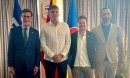 ФФМ домаќин на претставник од ЛАЛИГА и амбасадорот на Шпанија - претставен фудбалски речник на шпански и македонски јазик